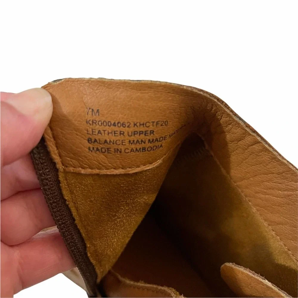 Korks Sonya Ankle Tan Distressed Booties NWOT_8